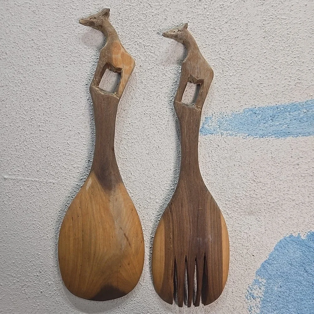 VTG Hand Carved Wooden Giraffe Salad Servers Spoon Fork Set Unique Kitchen Decor